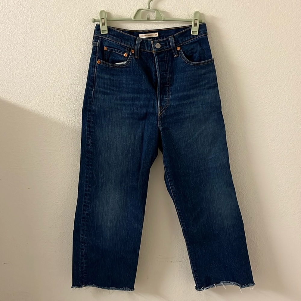 Levi’s ribcage petite straight jeans size 28